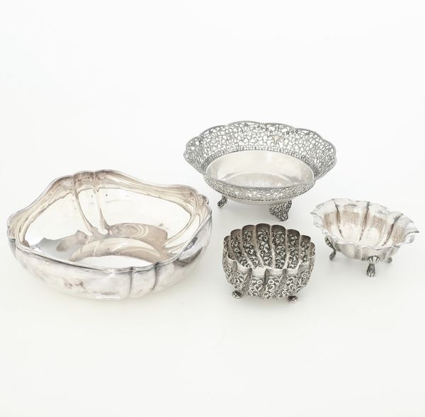 Quattro ciotole. Argenteria italiana del XX secolo, vari argentieri  - Asta Argenti - Associazione Nazionale - Case d'Asta italiane