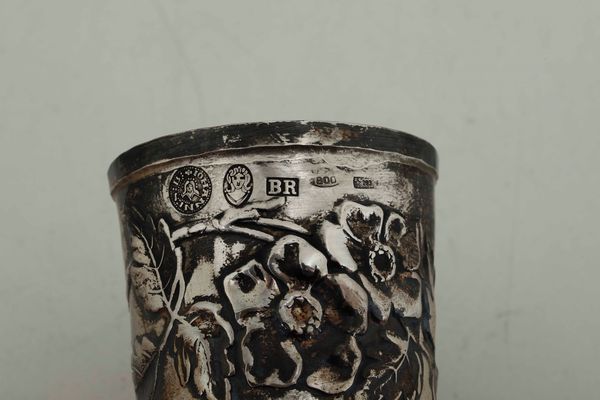 Due bicchieri. Argenteria artistica fiorentina del XX secolo. Argentiere Brandimarte  - Asta Argenti - Associazione Nazionale - Case d'Asta italiane