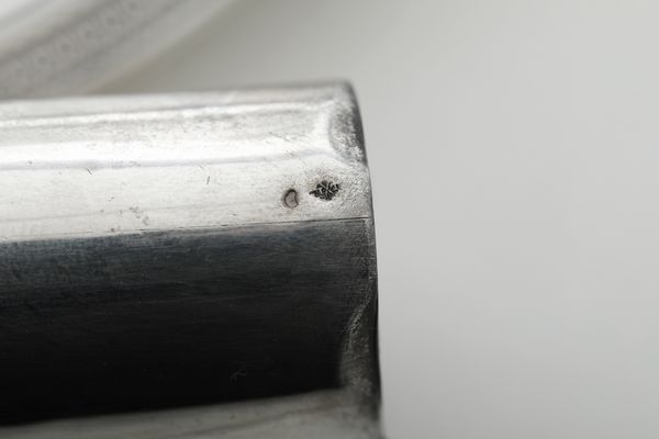 Undici piatti argento e una fiaschetta. Argenteria italiana del XX secolo  - Asta Argenti - Associazione Nazionale - Case d'Asta italiane