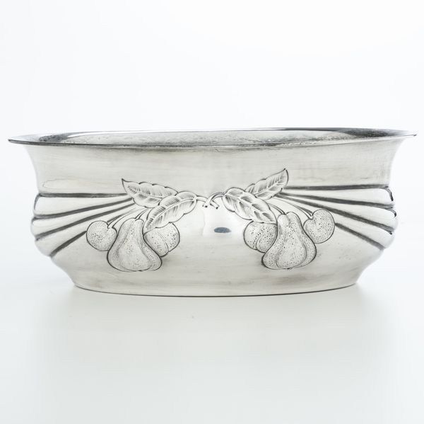 Ciotola centrotavola. Argenteria milanese del XX-XXI secolo  - Asta Argenti - Associazione Nazionale - Case d'Asta italiane