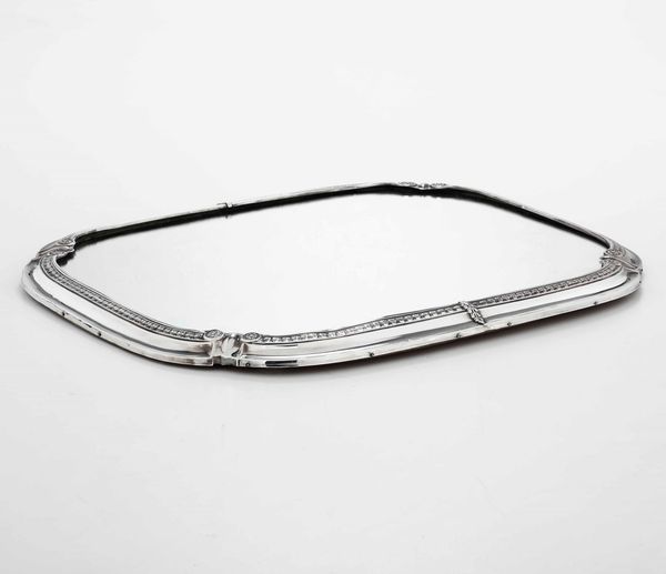 Presentoire in argento e specchio. Argenteria italiana del XX secolo. Bollo dell'argentiere consunto e di difficile lettura  - Asta Argenti - Associazione Nazionale - Case d'Asta italiane