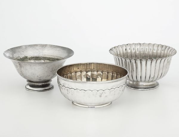 Tre centrotavola. Argenteria italiana del XX secolo  - Asta Argenti - Associazione Nazionale - Case d'Asta italiane