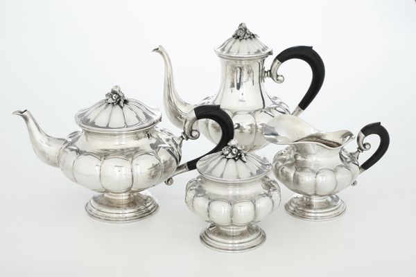 Servizio da tè e caffè. Argenteria italiana del XX secolo  - Asta Argenti - Associazione Nazionale - Case d'Asta italiane