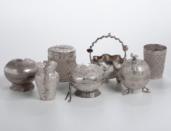 Lotto di oggetti in argento e metallo argentato. Varie manifatture del XX secolo saggio  - Asta Argenti - Associazione Nazionale - Case d'Asta italiane