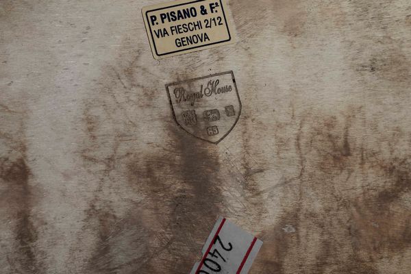 Lotto di due bacili, uno in argento, Argenteria veneta del XX-XXI secolo e l'altro in metallo argentato (Royal House)  - Asta Argenti - Associazione Nazionale - Case d'Asta italiane