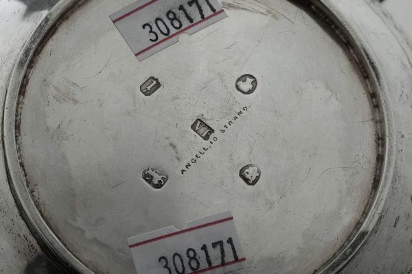 Teiera. Londra 1864  - Asta Argenti - Associazione Nazionale - Case d'Asta italiane