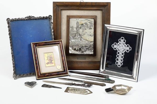Lotto di oggetti in metallo e argento  - Asta Argenti - Associazione Nazionale - Case d'Asta italiane