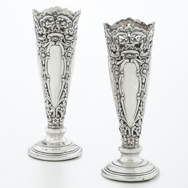 Coppia di porta calici. Birmingham 1899  - Asta Argenti - Associazione Nazionale - Case d'Asta italiane