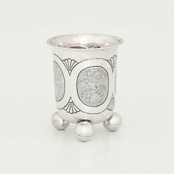 Bicchiere. Argento fuso, sbalzato e cesellato. Impero austro ungarico XIX secolo  - Asta Argenti - Associazione Nazionale - Case d'Asta italiane