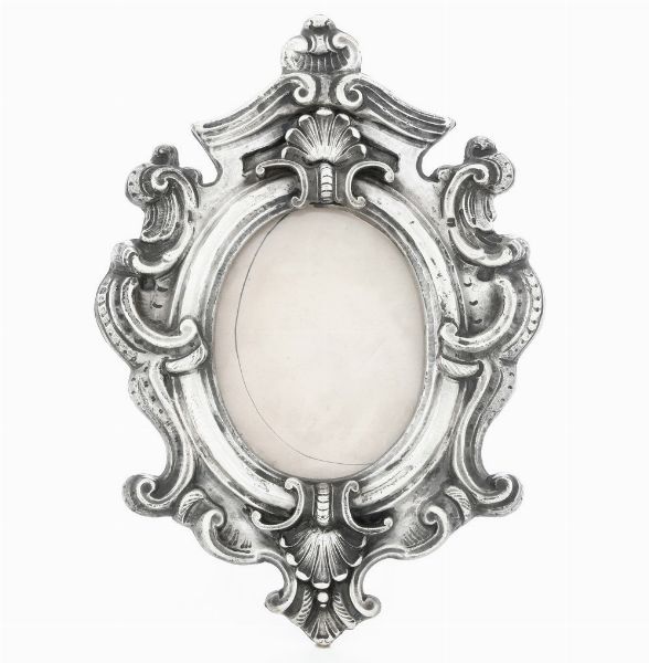 Cornice, manifattura europea del XVIII-XIX secolo, marchio parziale di difficile lettura  - Asta Argenti - Associazione Nazionale - Case d'Asta italiane