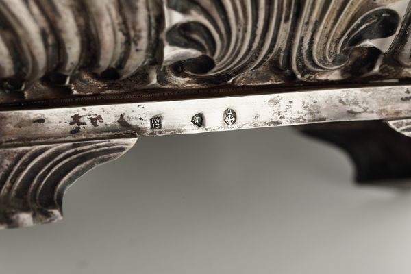 Centrotavola, Manifattura austro ungarica del XIX secolo, marchio di ricontrollo con croce mauriziana per lo Stato di Sardegna  - Asta Argenti - Associazione Nazionale - Case d'Asta italiane