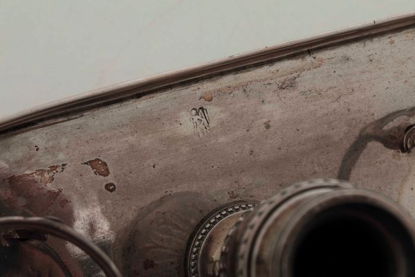 Calamaio. Argento fuso, sbalzato, cesellato e vetro. Argenteria italiana del XIX secolo (Milano?). Marchio dell'argentiere non identificato  - Asta Argenti - Associazione Nazionale - Case d'Asta italiane