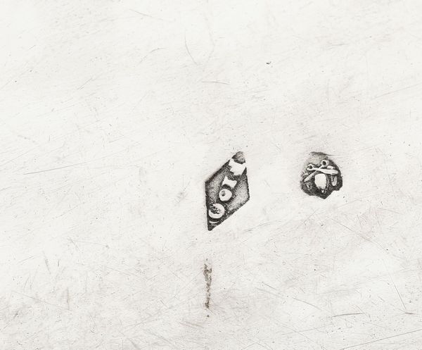 Calamaio in argento fuso, sbalzato e cesellato, Roma XVIII-XIX secolo. Contenitori argentiere Antonio II fumanti (1754-1804). Vassoio argentiere Francesco Sani (1800-1829)  - Asta Argenti - Associazione Nazionale - Case d'Asta italiane