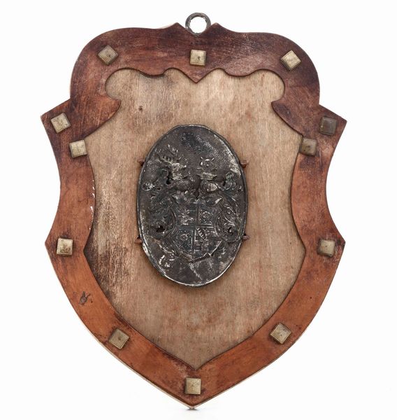 Fibbia con stemma nobiliare, argenteria europea del XVIII-XIX secolo  - Asta Argenti - Associazione Nazionale - Case d'Asta italiane