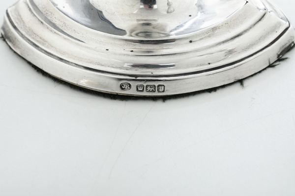 Coppia di candelieri. Città di Sheffiled 1907, argentiere John Round & Son Ltd  - Asta Argenti - Associazione Nazionale - Case d'Asta italiane