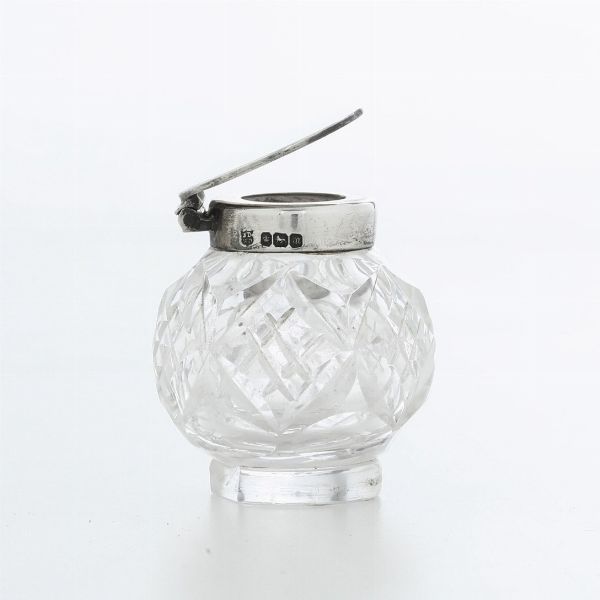 Calamaio in cristallo con coperchio in argento. Città di Sheffield 1904  - Asta Argenti - Associazione Nazionale - Case d'Asta italiane