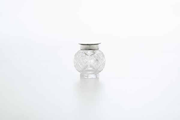 Calamaio in cristallo con coperchio in argento. Città di Sheffield 1904  - Asta Argenti - Associazione Nazionale - Case d'Asta italiane