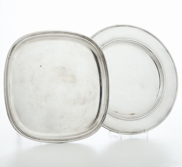 Piatto e vassoio. Argenteria italiana del XX secolo, argentieri differenti  - Asta Argenti - Associazione Nazionale - Case d'Asta italiane