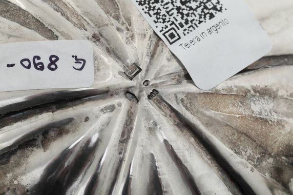 Teiera. Argenteria italiana della prima metà del XX secolo. Marchio con fascio littorio in uso dal 1935 al 1945 e dell'argentiere  - Asta Argenti - Associazione Nazionale - Case d'Asta italiane