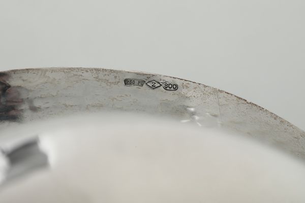 Tre centrotavola. Argenteria italiana del XX secolo, vari argentieri  - Asta Argenti - Associazione Nazionale - Case d'Asta italiane