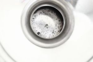 Due zuccheriere diverse. Argenteria italiana del XX secolo, argentieri differenti  - Asta Argenti - Associazione Nazionale - Case d'Asta italiane