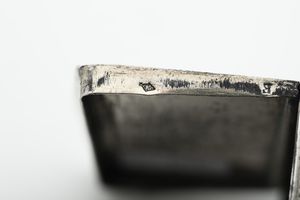 Due scatole e porta pillole. Differenti argenterie del XX secolo  - Asta Argenti - Associazione Nazionale - Case d'Asta italiane