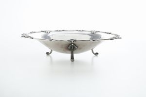 Centrotavola. Argenteria milanese del XX secolo, bollo dell'argentiere consunto  - Asta Argenti - Associazione Nazionale - Case d'Asta italiane