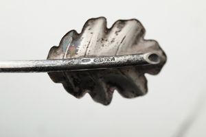 Undici cucchiai in argento e due posate da portata. Argenteria italiana del XX secolo  - Asta Argenti - Associazione Nazionale - Case d'Asta italiane