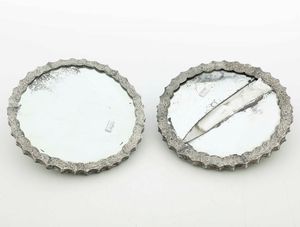 Due specchi in argento inciso XX secolo  - Asta Argenti - Associazione Nazionale - Case d'Asta italiane