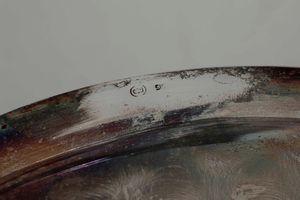 Set da tavola in argento composto da acetoliera, formaggiera e porta sale. Varie manifatture italiane del XX secolo  - Asta Argenti - Associazione Nazionale - Case d'Asta italiane