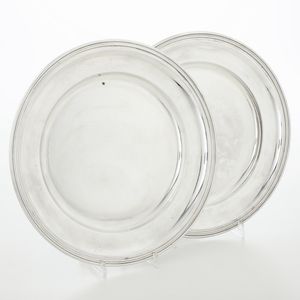 Due piatti. Argenteria veneta del XX secolo, argentiere Rino Greggio, Padova  - Asta Argenti - Associazione Nazionale - Case d'Asta italiane