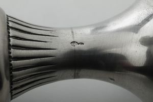 Due vasetti diversi. Argenteria italiana del XX secolo, argentieri differenti  - Asta Argenti - Associazione Nazionale - Case d'Asta italiane