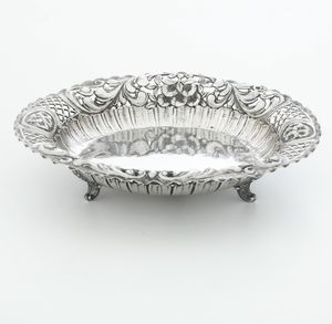 Centrotavola. Argenteria italiana del XX secolo, bollo dell'argentiere assente  - Asta Argenti - Associazione Nazionale - Case d'Asta italiane