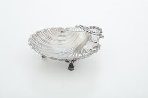 Conchiglia. Argenteria italiana del XX secolo (apparentemente priva di punzonatura)  - Asta Argenti - Associazione Nazionale - Case d'Asta italiane