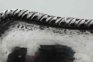 Cinque tra alzatine e vuotatasche. Argenteria italiana del XX secolo, vari argentieri  - Asta Argenti - Associazione Nazionale - Case d'Asta italiane