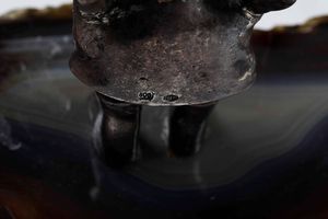 Due figure caricaturali di cui una in argento con base in pietra dura. Argenteria milanese del XX secolo. Argentiere Eredi Mazzetti  - Asta Argenti - Associazione Nazionale - Case d'Asta italiane