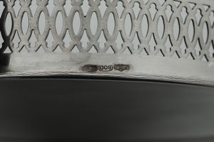 Sei piattini e due sottobottiglia. Argenteria veneta del XX secolo. Argentiere F.lli Zaramella, Padova  - Asta Argenti - Associazione Nazionale - Case d'Asta italiane