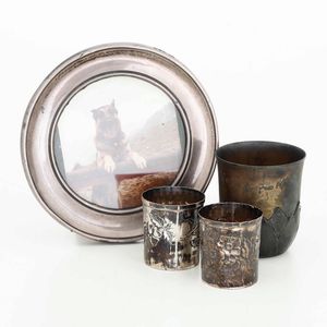 Due bicchieri. Argenteria artistica fiorentina del XX secolo. Argentiere Brandimarte  - Asta Argenti - Associazione Nazionale - Case d'Asta italiane