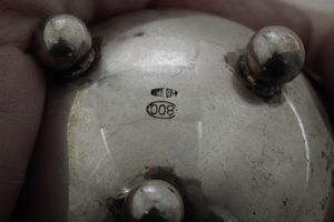 Quattro saliere. Argenteria milanese della prima metà del XX secolo. Marchio con fascio littorio in uso dal 1935 al 1945 e dell'argentiere Alignani  - Asta Argenti - Associazione Nazionale - Case d'Asta italiane