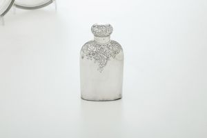 Undici piatti argento e una fiaschetta. Argenteria italiana del XX secolo  - Asta Argenti - Associazione Nazionale - Case d'Asta italiane