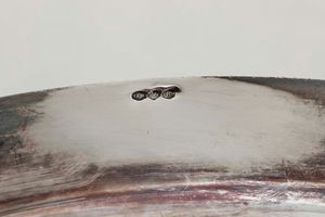 Legumiera in argento fuso, sbalzato e cesellato. Argenteria italiana del XX secolo. Argentiere Ricci & C., Alessandria  - Asta Argenti - Associazione Nazionale - Case d'Asta italiane