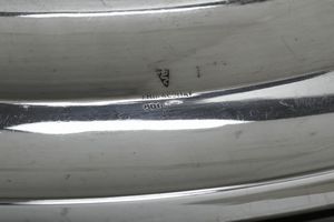 Due piatti diversi. Argenteria milanese del XX secolo. Argentiere Miracoli  - Asta Argenti - Associazione Nazionale - Case d'Asta italiane