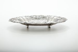 Alzata centrotavola. Argenteria italiana della prima metà del XX secolo  - Asta Argenti - Associazione Nazionale - Case d'Asta italiane