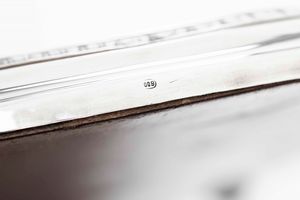 Presentoire in argento e specchio. Argenteria italiana del XX secolo. Bollo dell'argentiere consunto e di difficile lettura  - Asta Argenti - Associazione Nazionale - Case d'Asta italiane