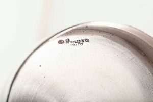 Lotto in argento composto da quattro scatole con coperchio e un vassoio. Differenti epoche e manifatture  - Asta Argenti - Associazione Nazionale - Case d'Asta italiane