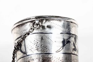 Insieme di otto corni potori Corno animale e finimenti in argento sagomato e cesellato  - Asta Argenti - Associazione Nazionale - Case d'Asta italiane