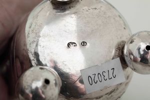 Bicchiere. Argento fuso, sbalzato e cesellato. Impero austro ungarico XIX secolo  - Asta Argenti - Associazione Nazionale - Case d'Asta italiane