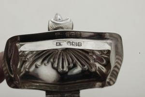 Scatola porta té, città di Sheffield 1902. Argentiere Henry Wilkinson  - Asta Argenti - Associazione Nazionale - Case d'Asta italiane