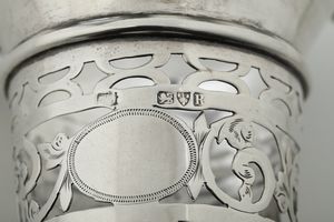 Coppia di vasetti. Chester 1900, argentiere Richard Jay e James Jay  - Asta Argenti - Associazione Nazionale - Case d'Asta italiane