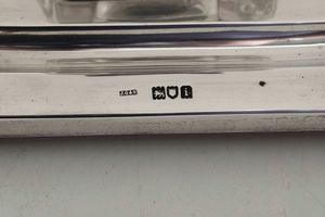 Calamaio. Argento fuso, sagomato e vetro molato. Londra 1904. Argentiere John Grinsell & sons  - Asta Argenti - Associazione Nazionale - Case d'Asta italiane